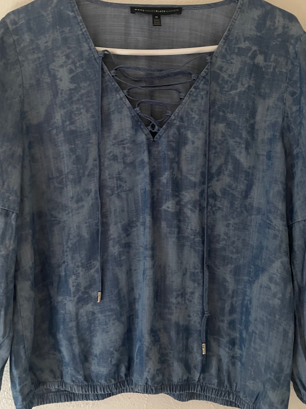 White House Black Market Blue Chambray Washed Lyocell Lace Up Peasant Blouse M